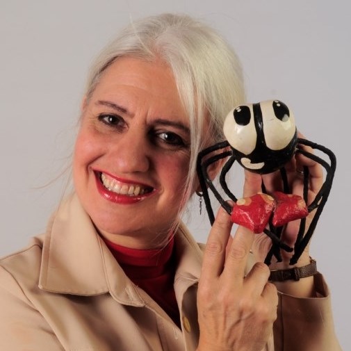 <em><strong>Marcela Rojas</strong></em>